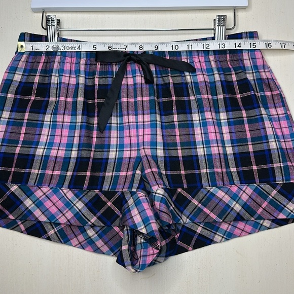 NWT Victoria's Secret Flannel Button Down Shirt and Shorts Pajama Set Size M - Picture 15 of 16